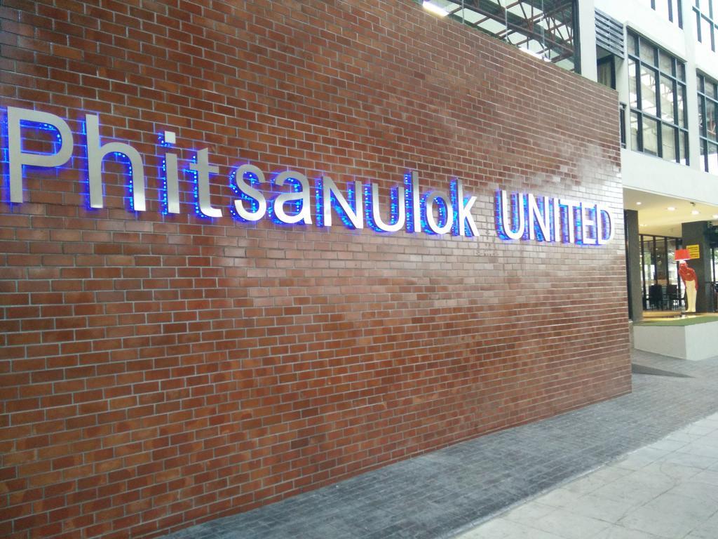 Phitsanulok United Hotel Kültér fotó