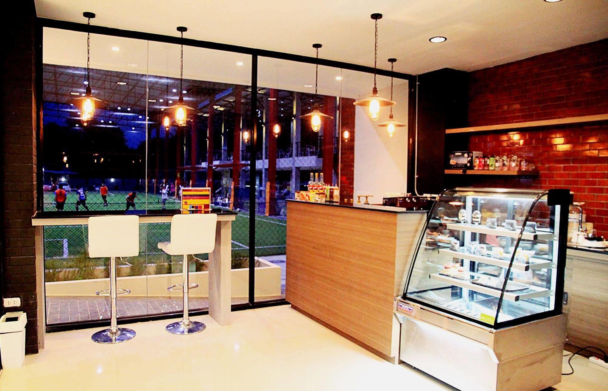 Phitsanulok United Hotel Kültér fotó